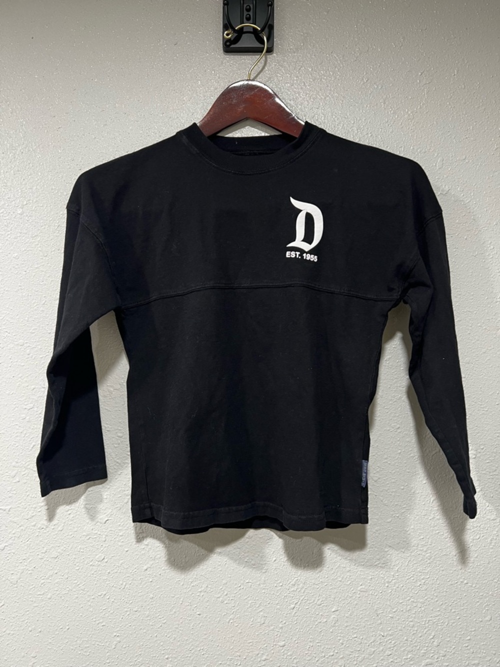 Disneyland Spirit Jersey Kids Black Long Sleeve Shirt Disney Parks Sz Small 5-6